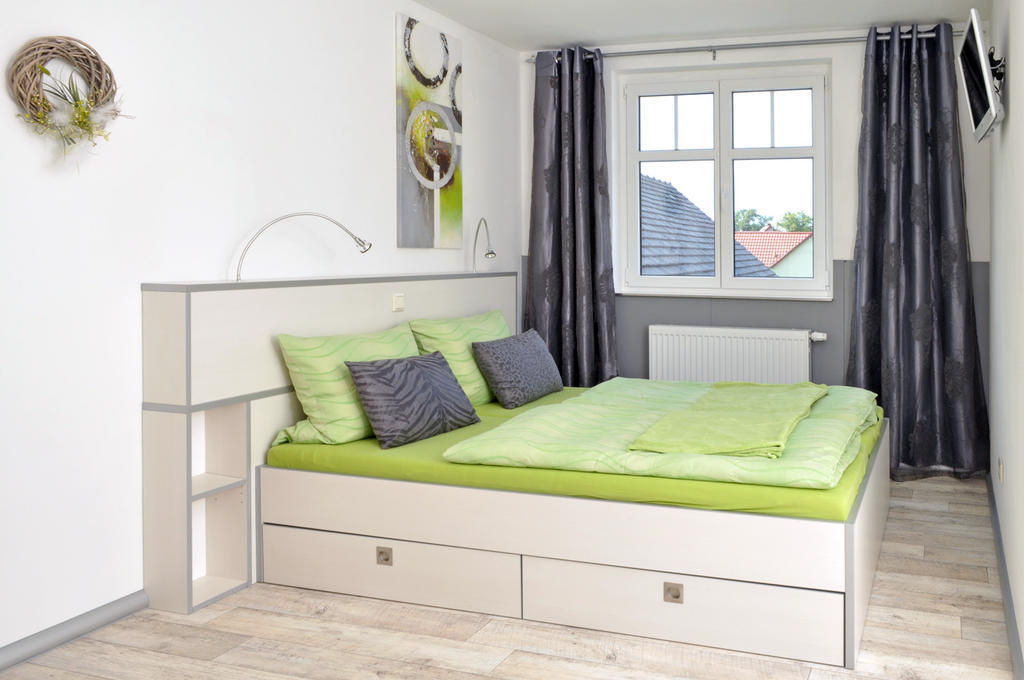 Gutshof Zum Adlernest Hotel Arnsnesta Quarto foto